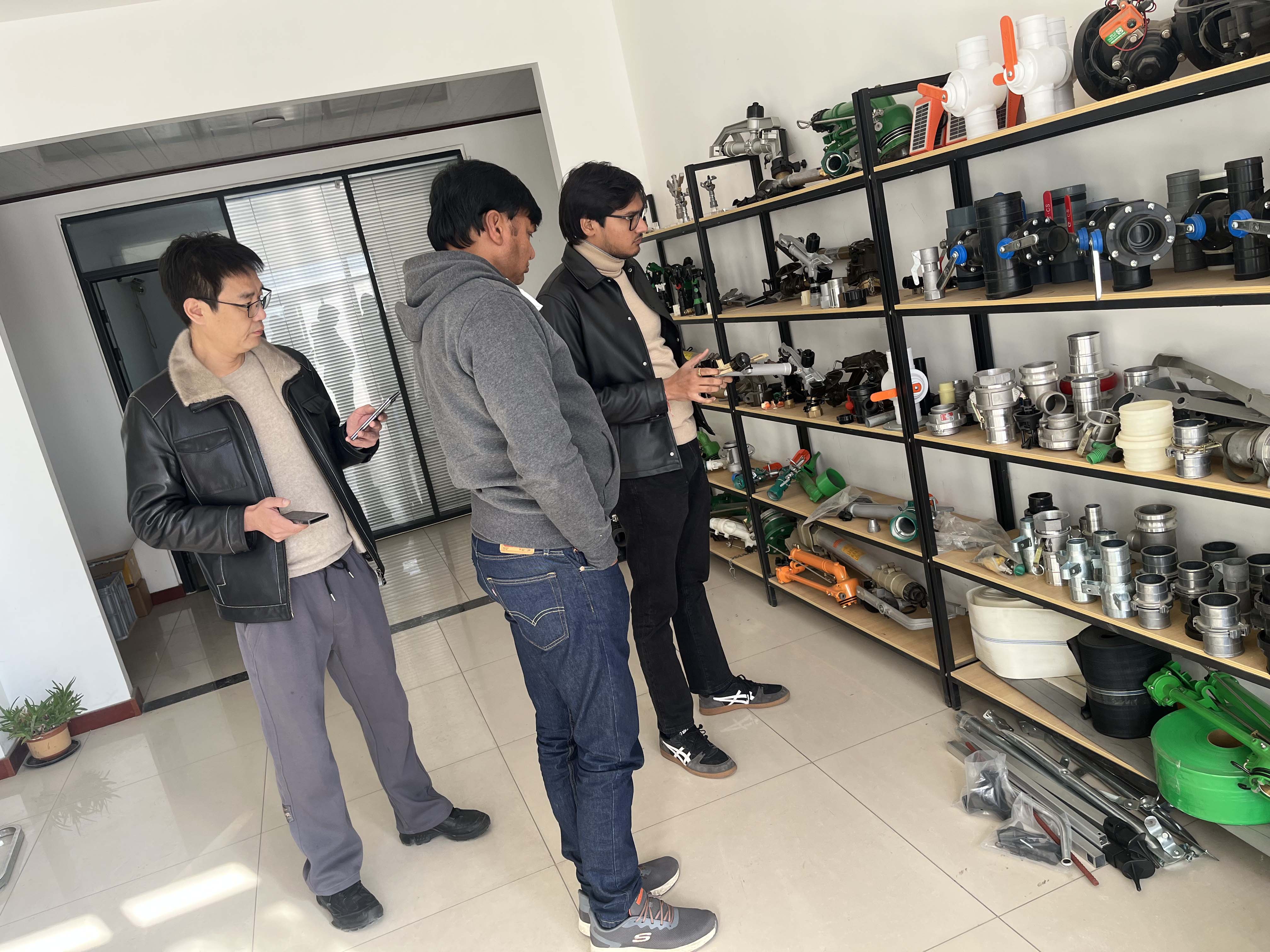 四平NS40 涡轮喷枪获客户青睐 洽谈批量合作